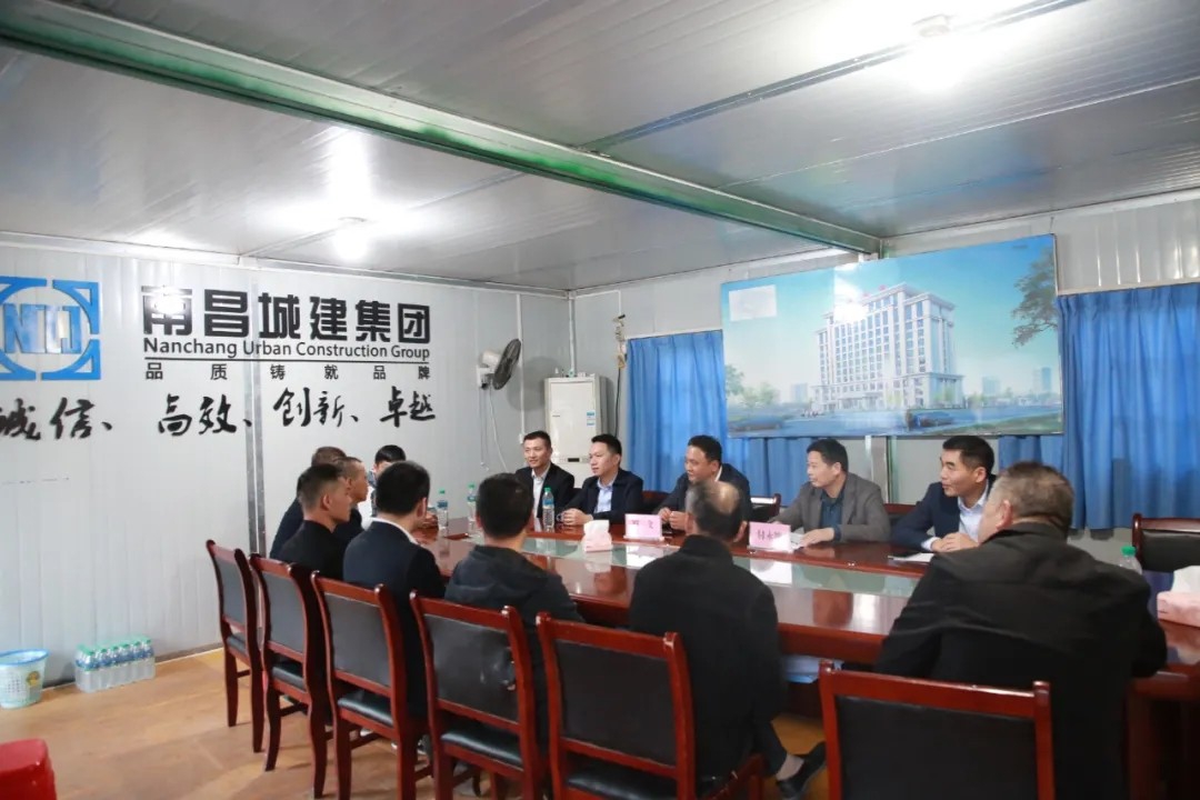南昌城投集團(tuán)人武部開(kāi)展傳承軍人精神，做集團(tuán)建設(shè)發(fā)展的“排頭兵”座談會(huì)